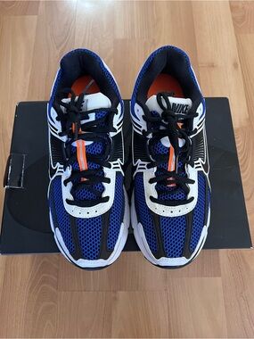 Nike Zoom Vomero 5 Size 8.5